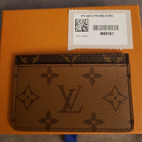 Louis Vuitton Accessories - Louis Vuitton Card Holder